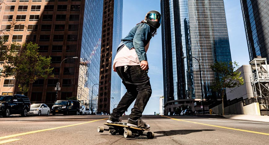 Summerboard SBX: The e-skateboard that feels like a snowboard