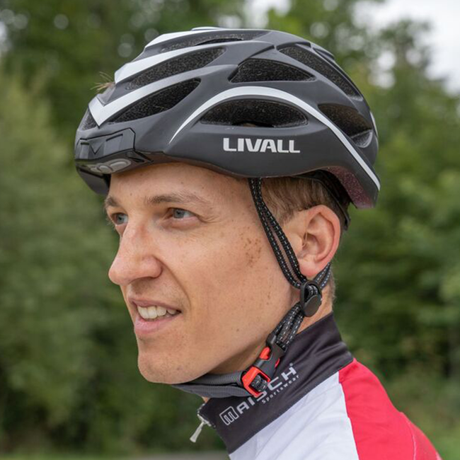 Livall BH62 Neo Helmet lifestyle